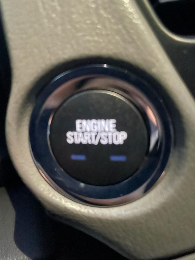 2019 Chevrolet Suburban 4WD 4dr 1500 LT - 22955352 - 8