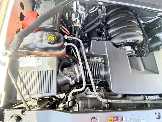 2019 Chevrolet Suburban 4WD 4dr 1500 LT - 23027917 - 12
