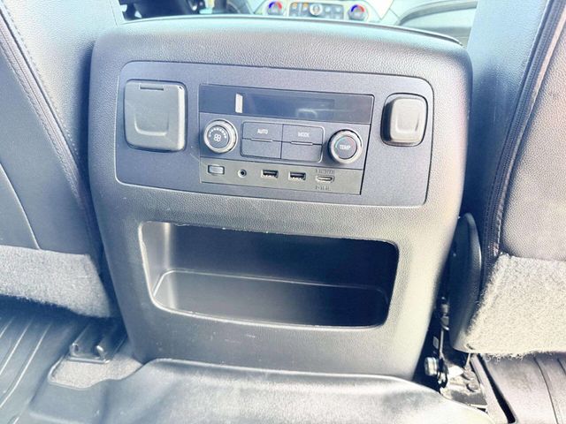 2019 Chevrolet Suburban 4WD 4dr 1500 LT - 23027917 - 31