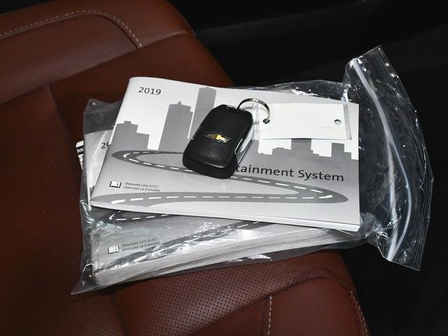 2019 Chevrolet Suburban Premier - 22985704 - 64