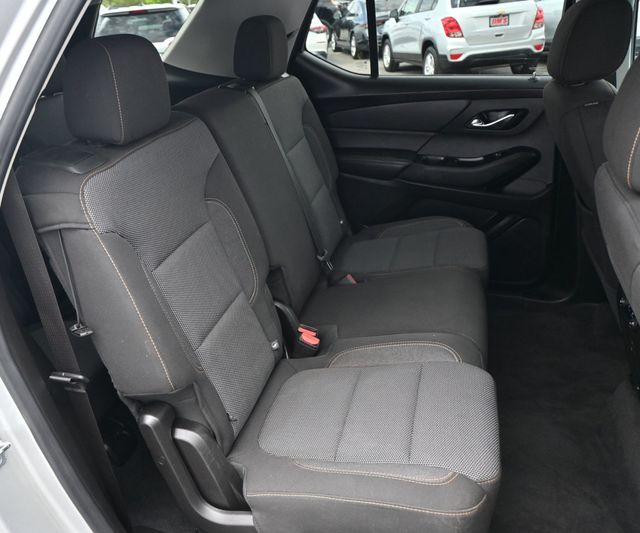 2019 Chevrolet Traverse LS - 23045705 - 19