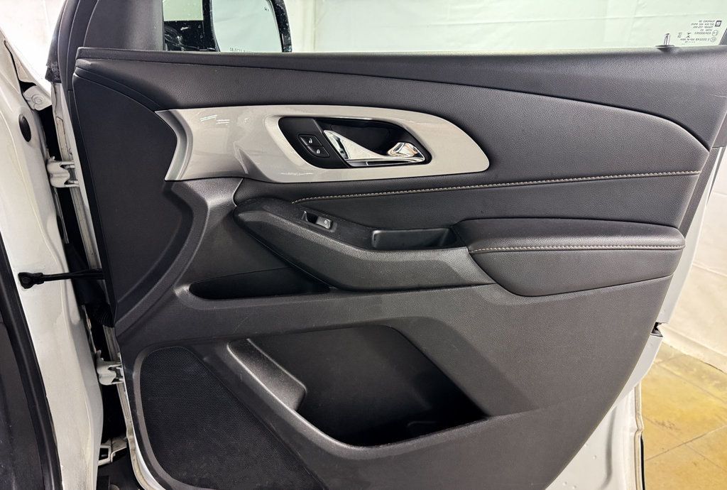2019 Chevrolet Traverse LT - 23058844 - 16