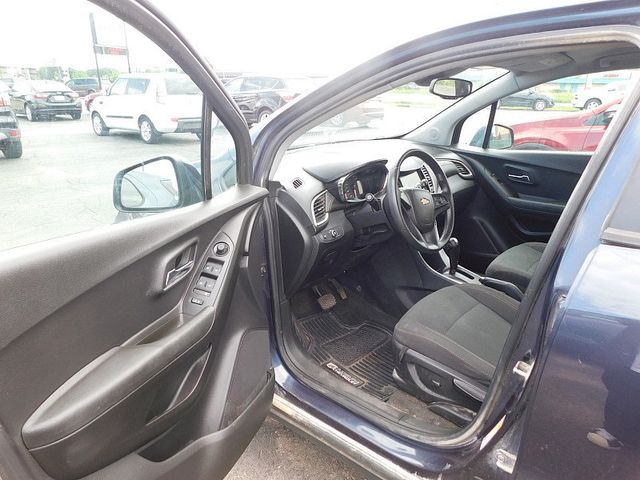 2019 Chevrolet Trax 4d SUV FWD LS - 22795207 - 6