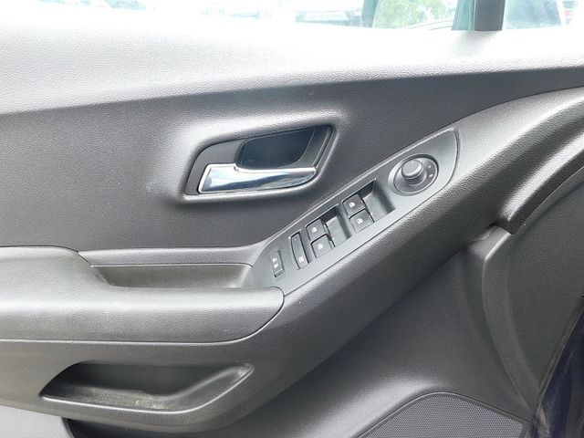 2019 Chevrolet Trax 4d SUV FWD LS - 22795207 - 7