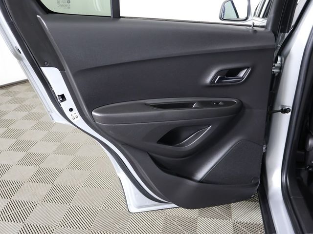 2019 Chevrolet Trax AWD 4dr LT - 23029979 - 20