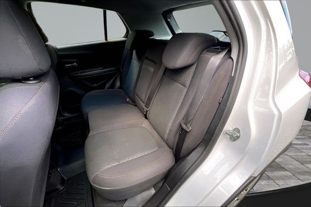 2019 Chevrolet Trax FWD 4dr LS - 23090953 - 16
