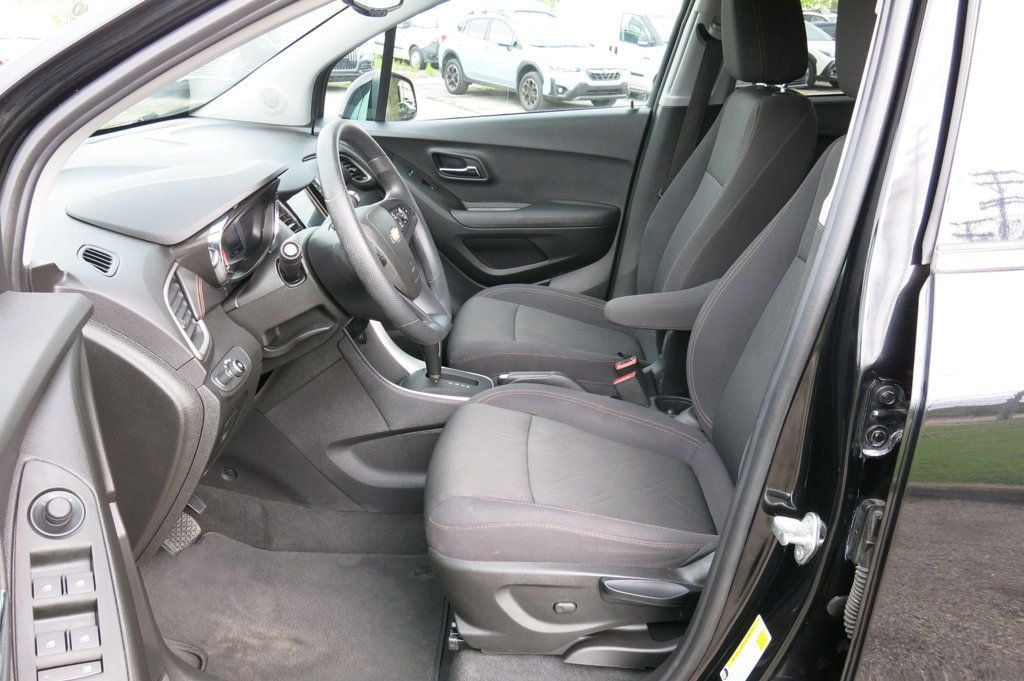 2019 Chevrolet Trax FWD 4dr LT - 22779805 - 12