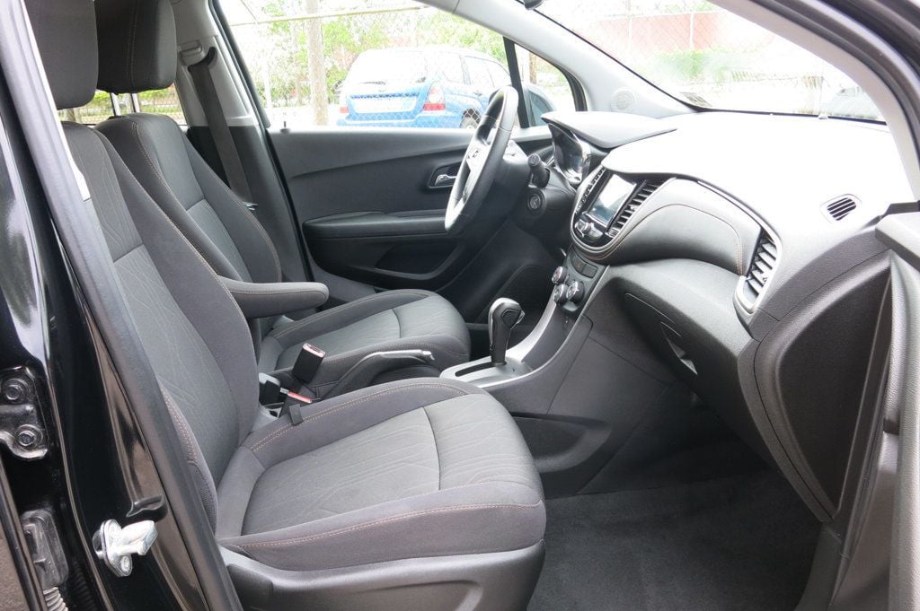 2019 Chevrolet Trax FWD 4dr LT - 22779805 - 13