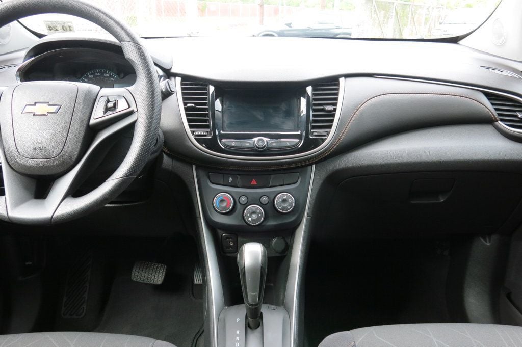 2019 Chevrolet Trax FWD 4dr LT - 22779805 - 52