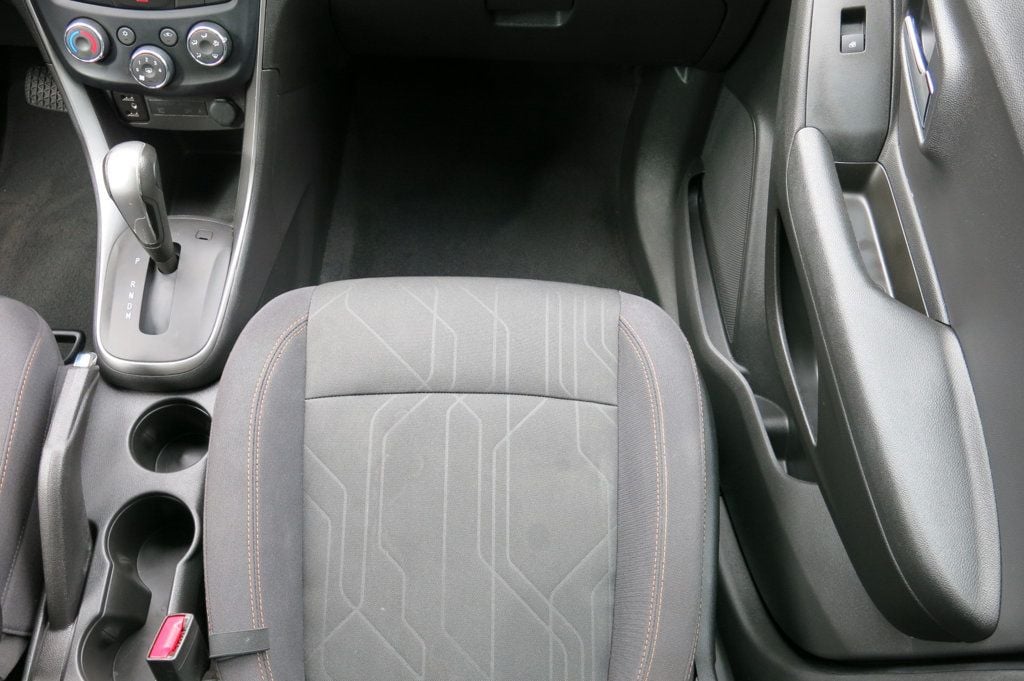 2019 Chevrolet Trax FWD 4dr LT - 22779805 - 56