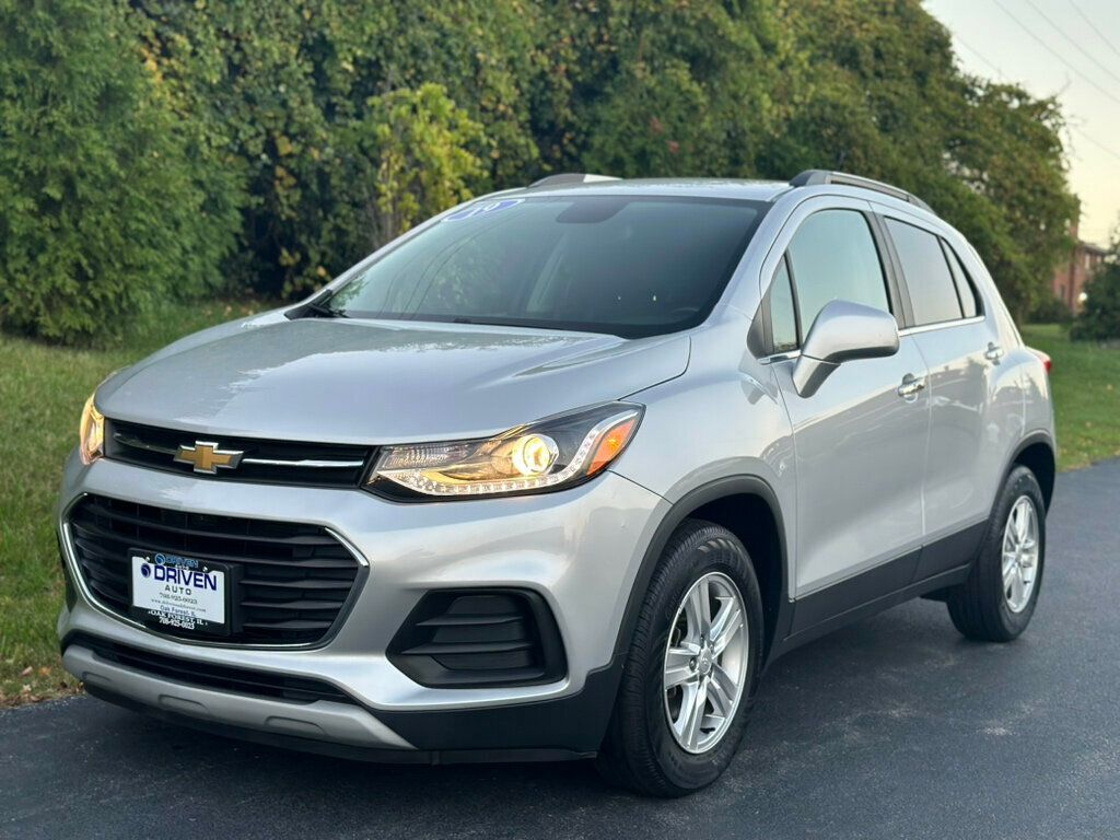2019 Chevrolet Trax LT photo 2