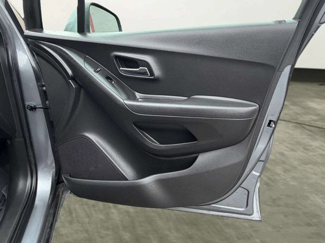 2019 Chevrolet Trax FWD 4dr LT - 22967026 - 23