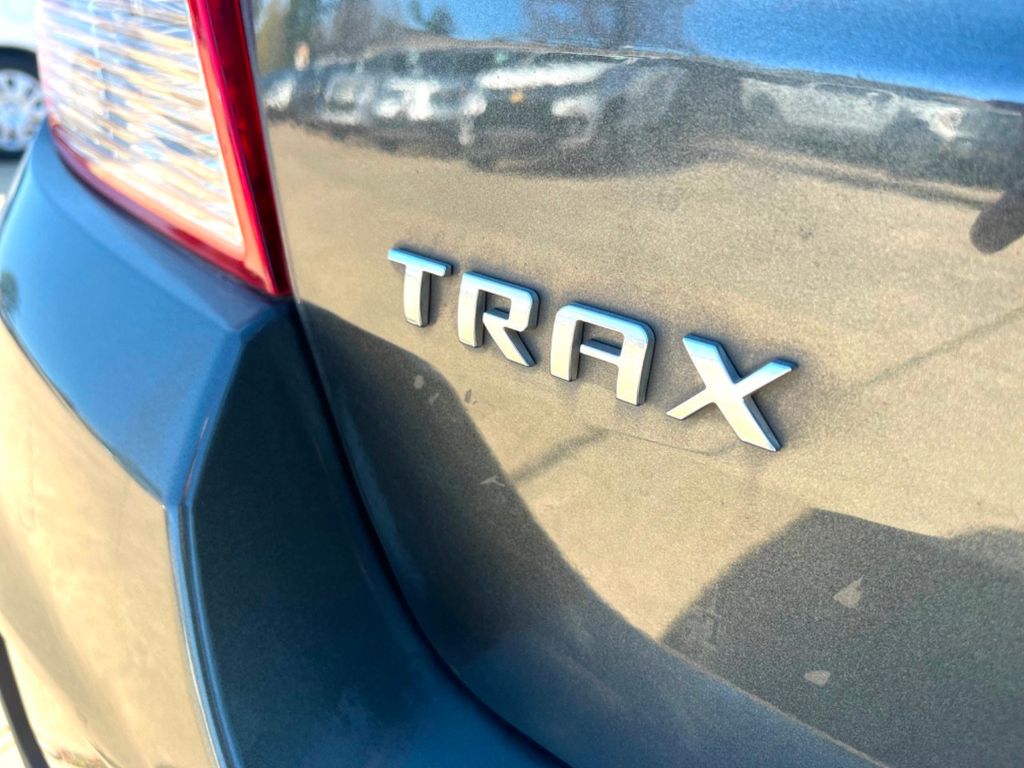 2019 Chevrolet Trax LS Sport Utility 4D - 22273736 - 45