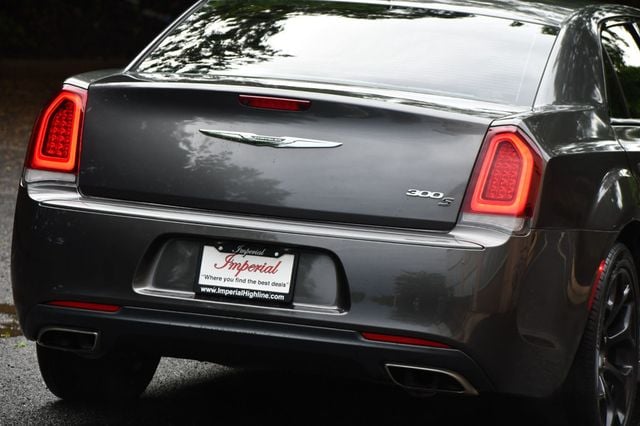 2019 Chrysler 300 300S RWD - 22866809 - 9
