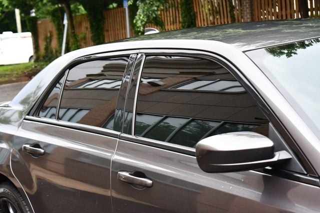 2019 Chrysler 300 300S RWD - 22866809 - 12