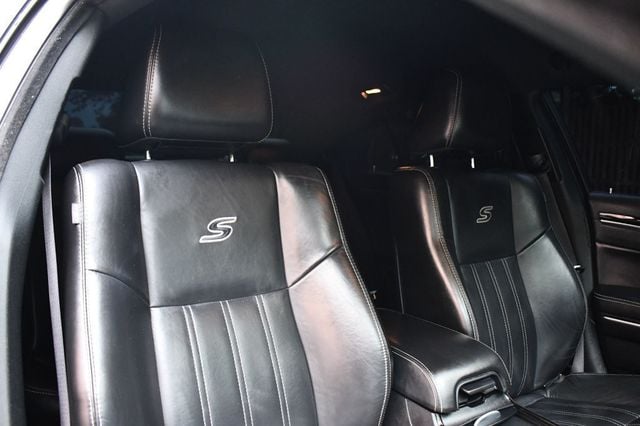 2019 Chrysler 300 300S RWD - 22866809 - 37