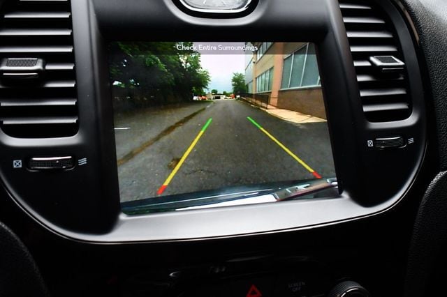 2019 Chrysler 300 300S RWD - 22866809 - 47