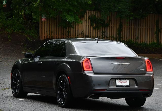 2019 Chrysler 300 300S RWD - 22866809 - 4