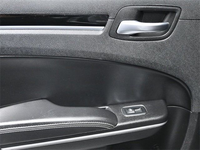 2019 Chrysler 300 300S RWD - 22989043 - 13