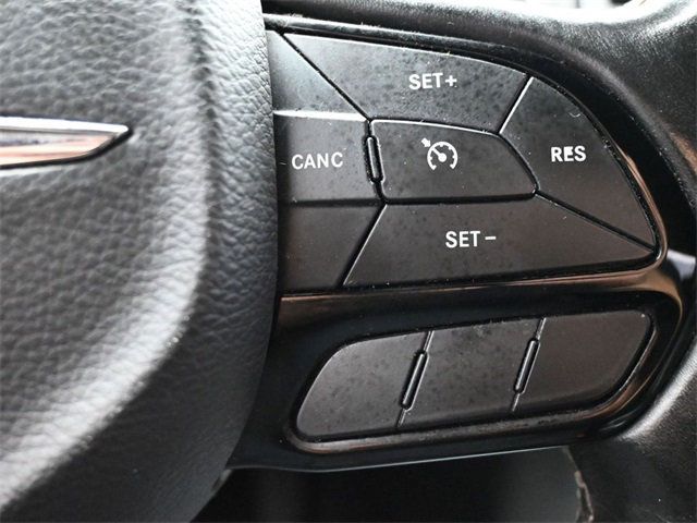 2019 Chrysler 300 300S RWD - 22989043 - 25