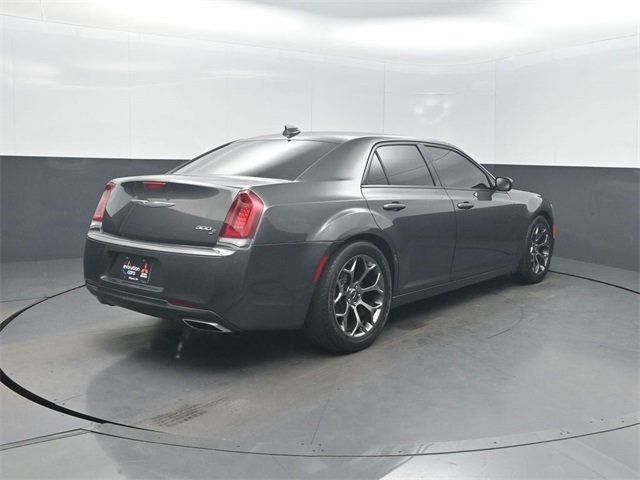 2019 Chrysler 300 300S RWD - 22989043 - 34