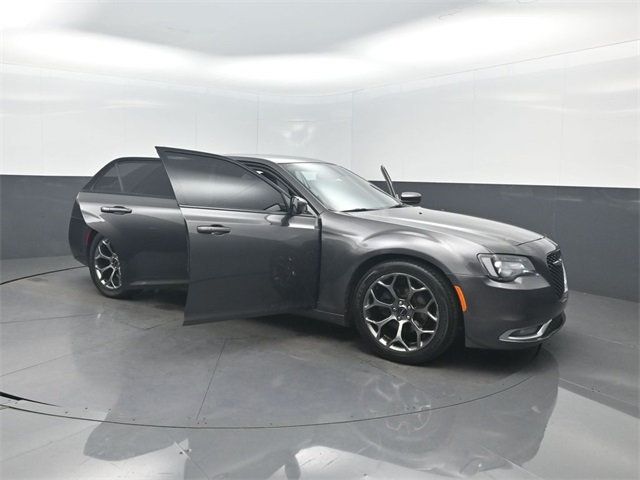 2019 Chrysler 300 300S RWD - 22989043 - 40
