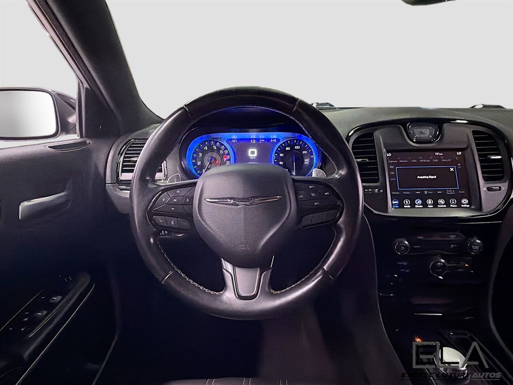2019 Chrysler 300 300S RWD - 23025187 - 11