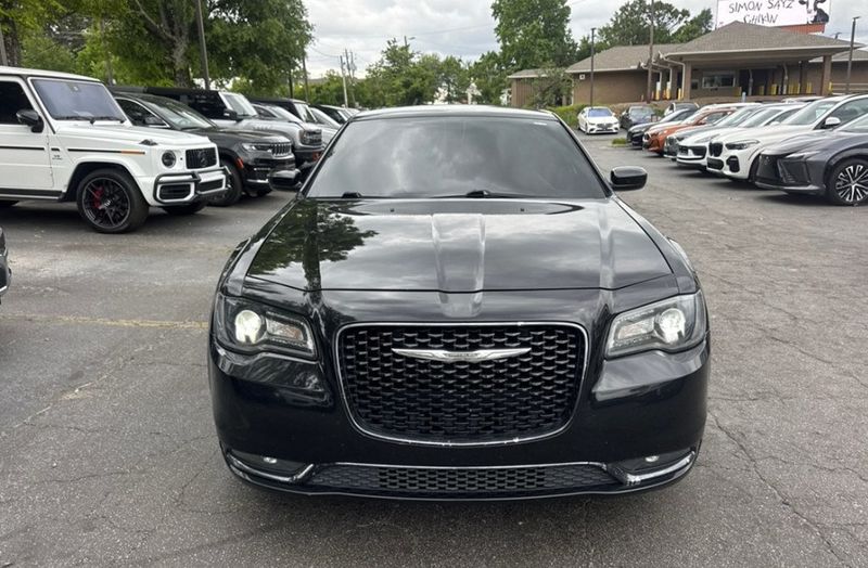2019 Chrysler 300 300S RWD - 23025187 - 1
