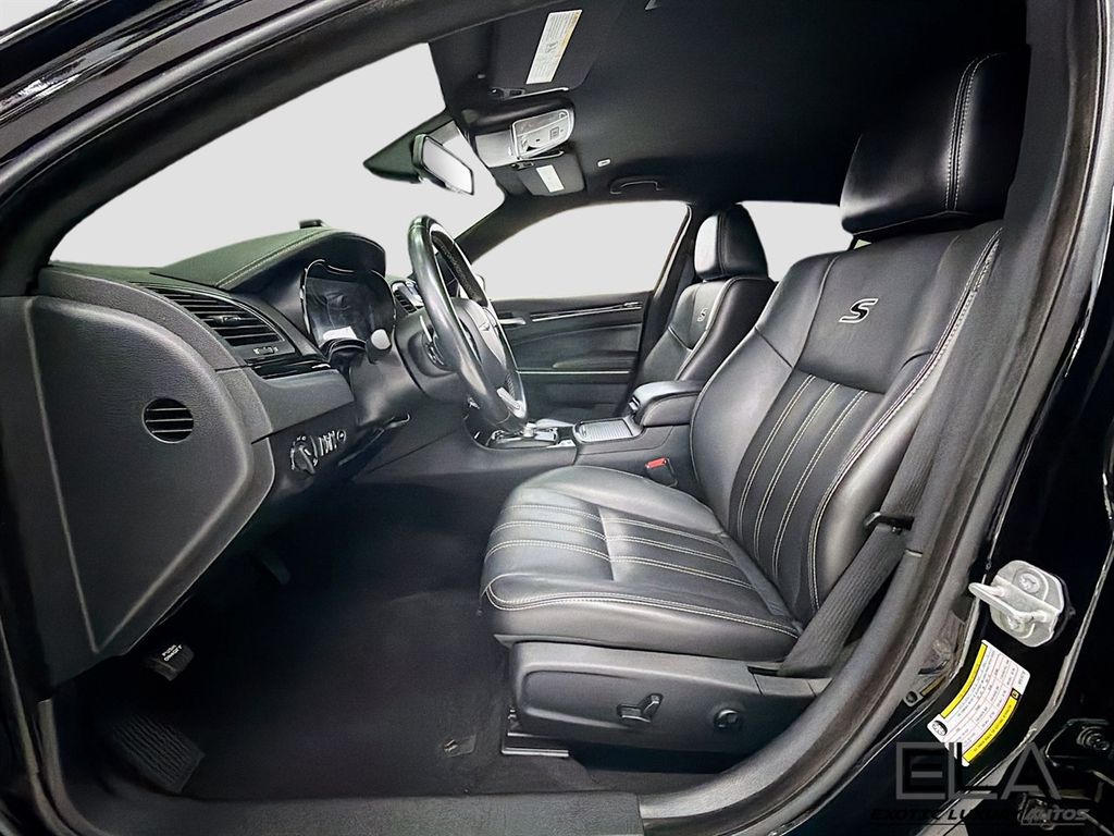 2019 Chrysler 300 300S RWD - 23025187 - 22