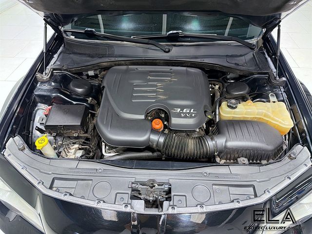 2019 Chrysler 300 300S RWD - 23025187 - 31