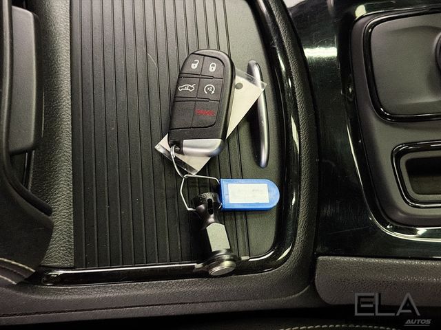 2019 Chrysler 300 300S RWD - 23025187 - 35