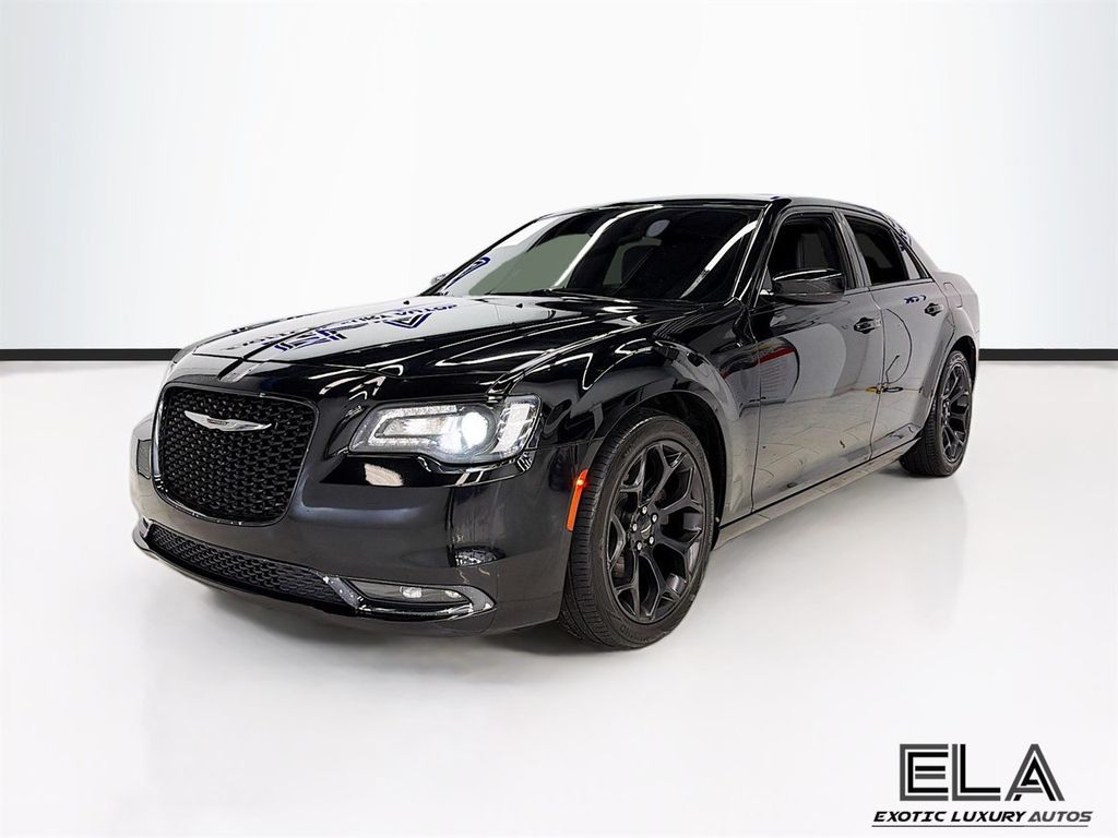 2019 Chrysler 300 300S RWD - 23025187 - 38