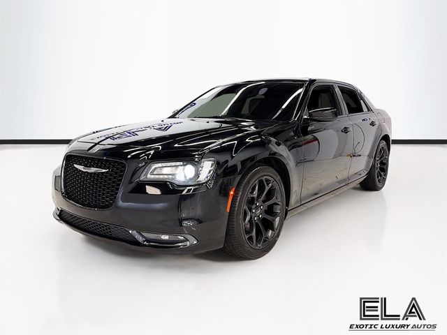 2019 Chrysler 300 300S RWD - 23025187 - 38