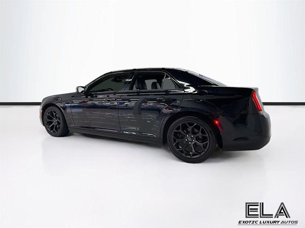 2019 Chrysler 300 300S RWD - 23025187 - 40