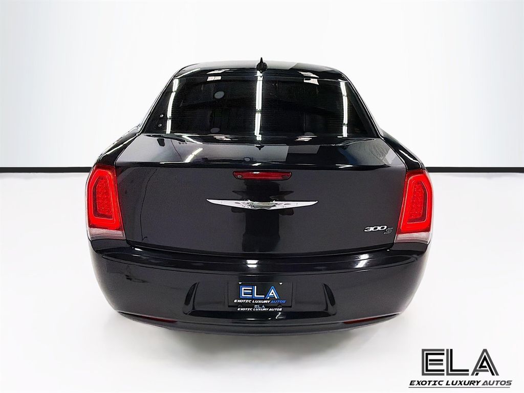 2019 Chrysler 300 300S RWD - 23025187 - 43