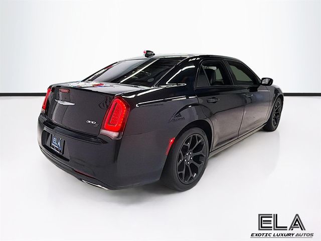 2019 Chrysler 300 300S RWD - 23025187 - 44