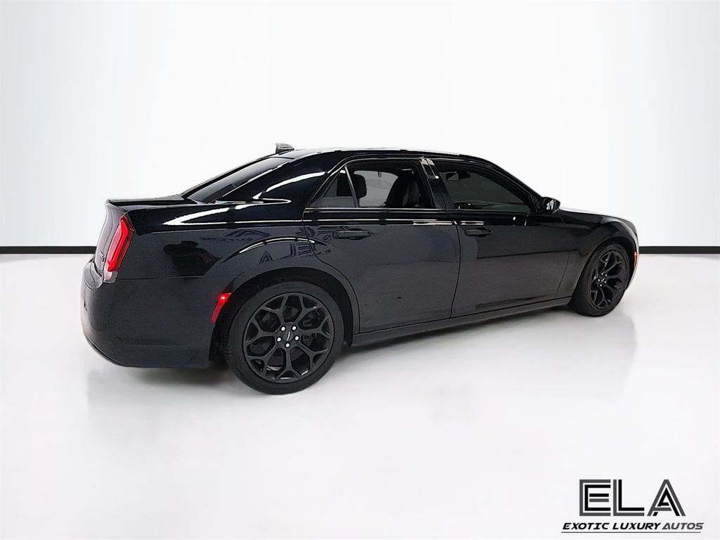 2019 Chrysler 300 300S RWD - 23025187 - 45