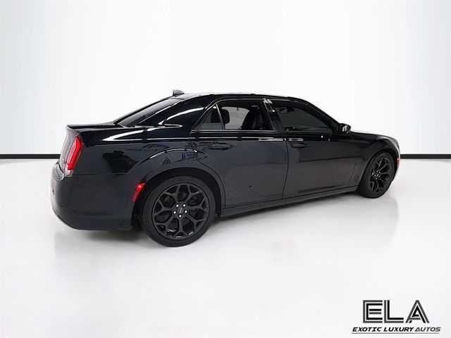 2019 Chrysler 300 300S RWD - 23025187 - 45