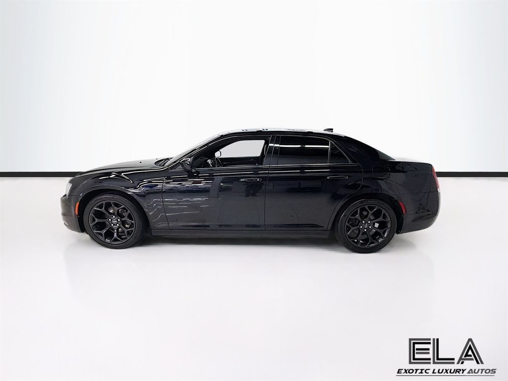 2019 Chrysler 300 300S RWD - 23025187 - 4