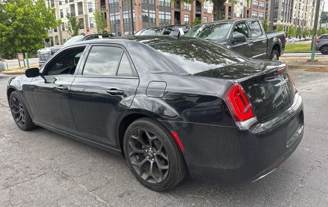2019 Chrysler 300 300S RWD - 23025187 - 4