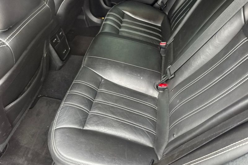 2019 Chrysler 300 300S RWD - 23025187 - 6