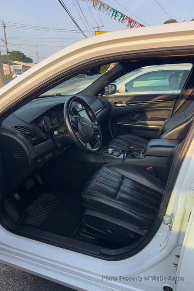2019 Chrysler 300 300S RWD - 22928564 - 5