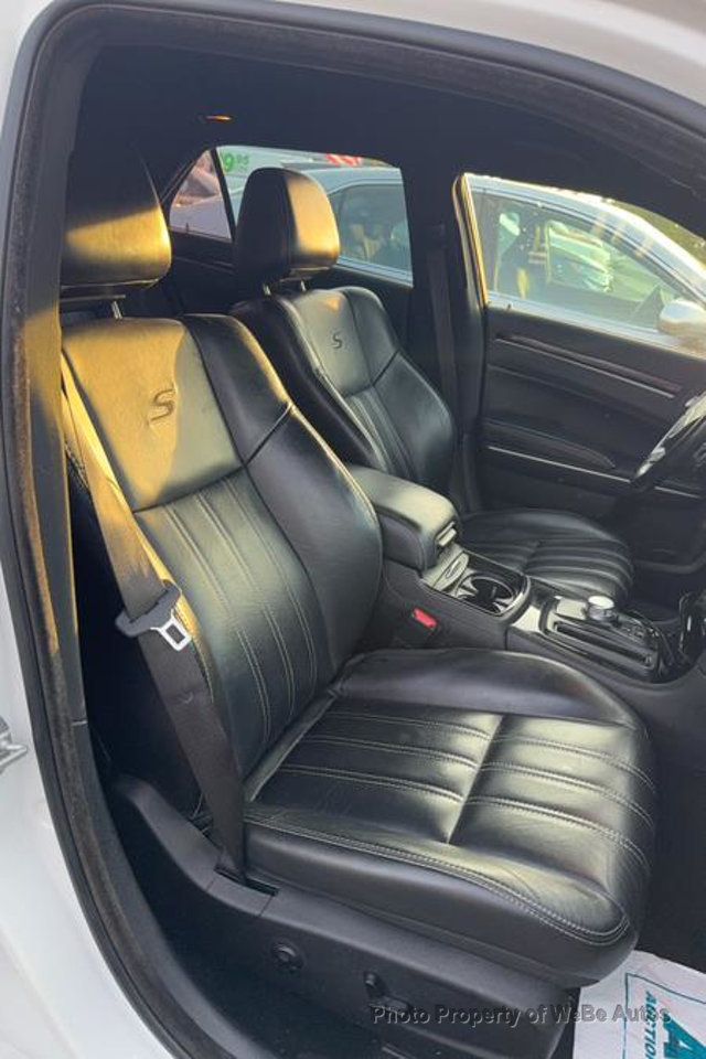 2019 Chrysler 300 300S RWD - 22928564 - 7