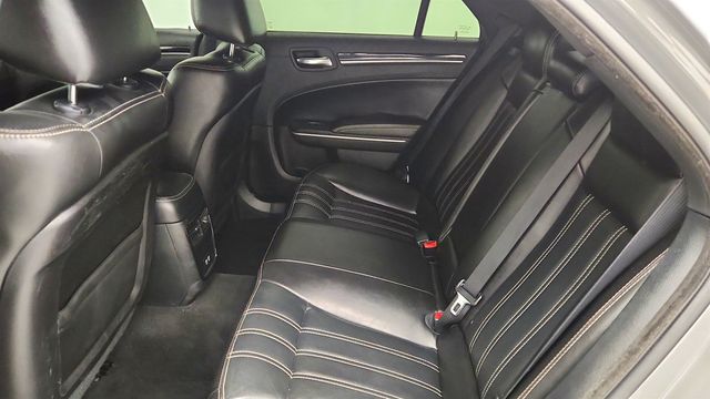 2019 Chrysler 300 300S RWD - 23073921 - 21