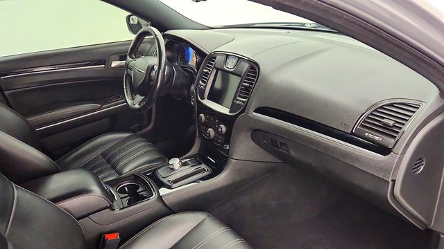 2019 Chrysler 300 300S RWD - 23073921 - 25