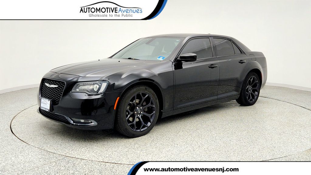 2019 Chrysler 300 300S w/ Uconnect 4C Navigation - 23004685 | Video 1