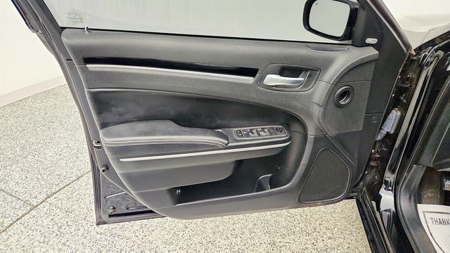 2019 Chrysler 300 300S w/ Uconnect 4C Navigation - 23004685 - 9