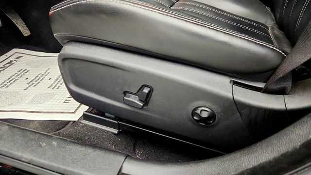 2019 Chrysler 300 300S w/ Uconnect 4C Navigation - 23004685 - 10