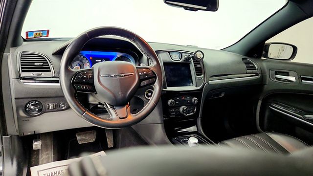 2019 Chrysler 300 300S w/ Uconnect 4C Navigation - 23004685 - 11