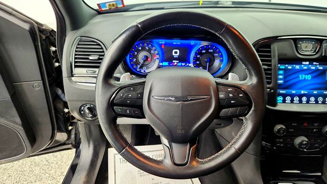 2019 Chrysler 300 300S w/ Uconnect 4C Navigation - 23004685 - 12